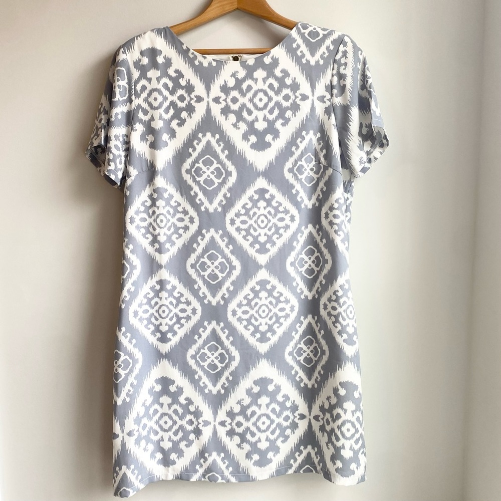 Lulu’s shift dress gray white size medium